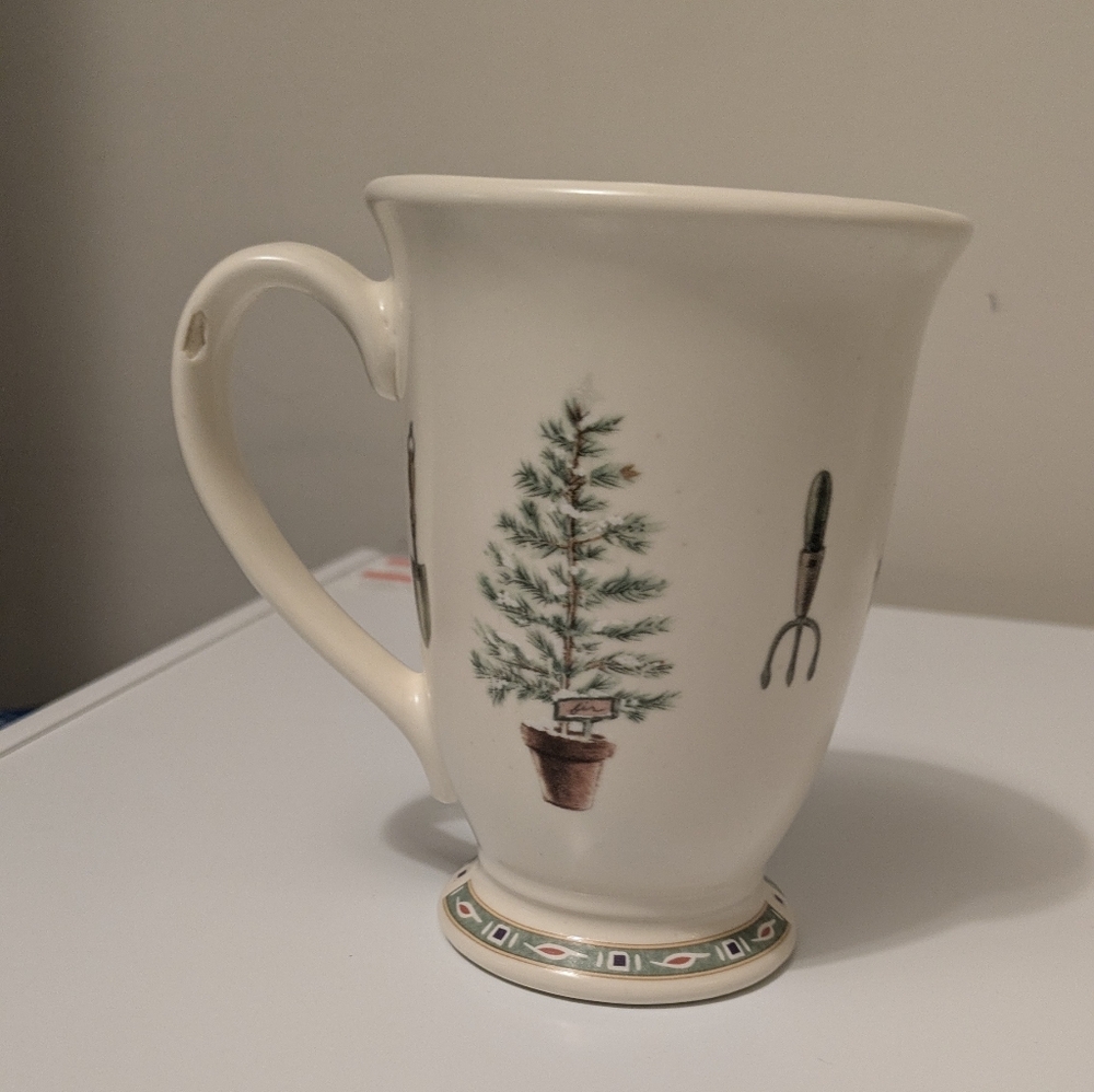 Pfaltzgraff Naturewood Holiday footed mug.